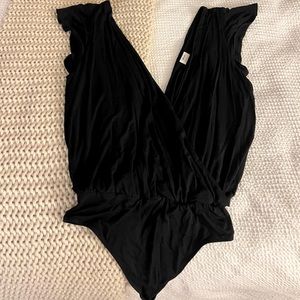 Aritzia Wilfred Deep-V Bodysuit